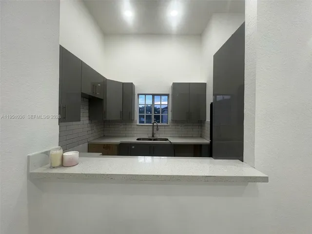 $2,750 | 355 East 4th Street, Unit 203, Hialeah, FL 33010