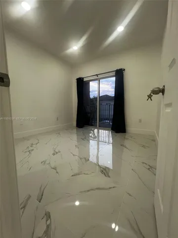 $2,750 | 355 East 4th Street, Unit 203, Hialeah, FL 33010