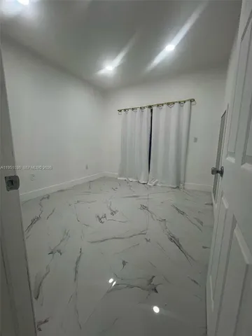 $2,750 | 355 East 4th Street, Unit 203, Hialeah, FL 33010