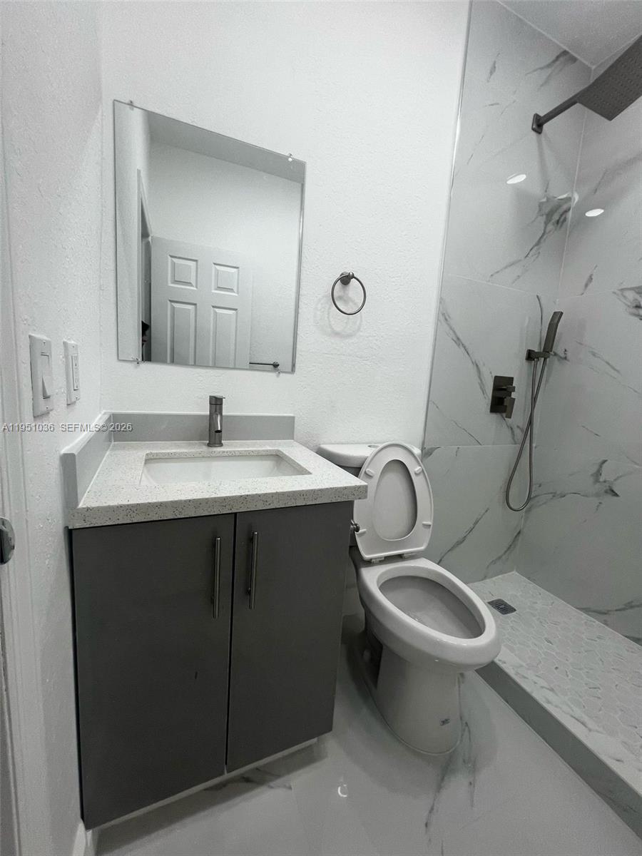 355 East 4th Street, Unit 203 Hialeah, FL 33010 - Photo 9 of 10