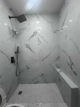 $2,750 | 355 East 4th Street, Unit 203, Hialeah, FL 33010