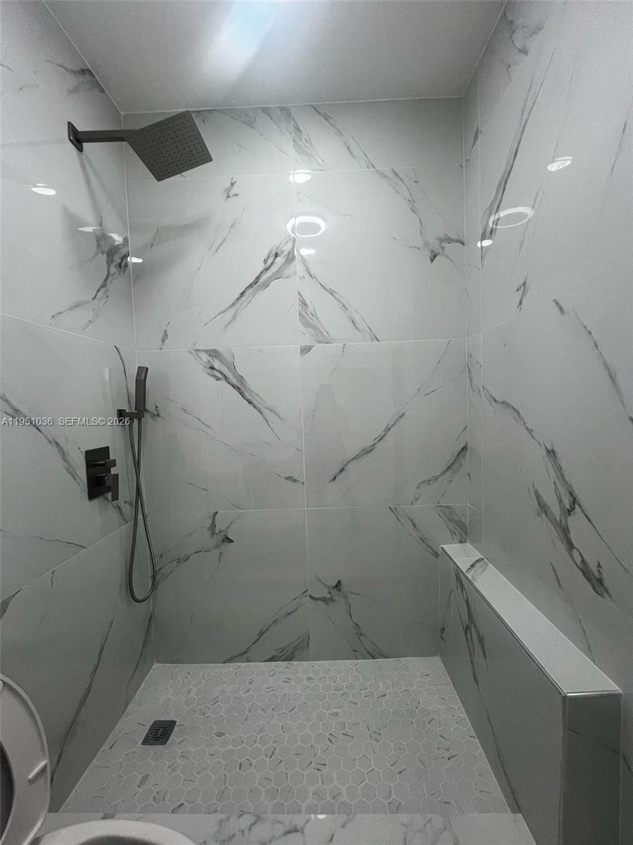 355 East 4th Street, Unit 203 Hialeah, FL 33010 - Photo 10 of 10