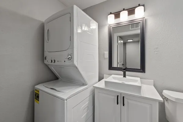 $894 | 1220 West Anderson Lane, Unit 108, Austin, TX 78757