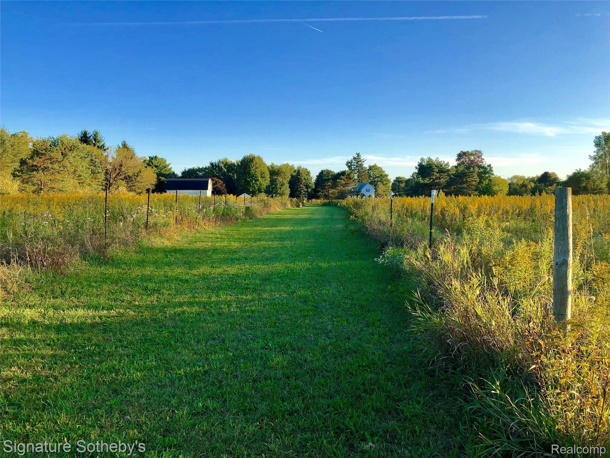 6539 Ridgewood Road Clarkston, MI 48346 - Photo 23 of 92 fullsizeoutput_2308.jpeg