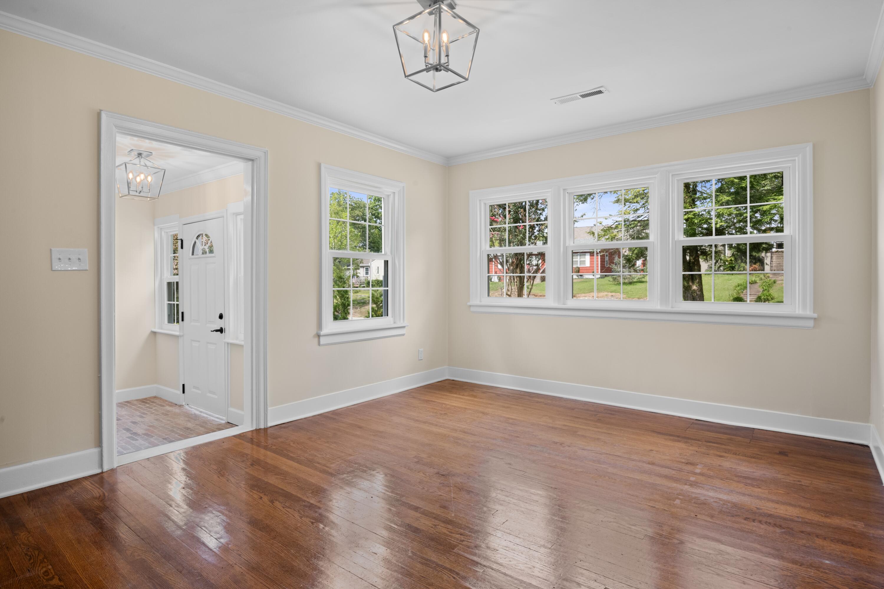958 Signal Road Signal Mountain, TN 37377 - Photo 8 of 23 living room 2