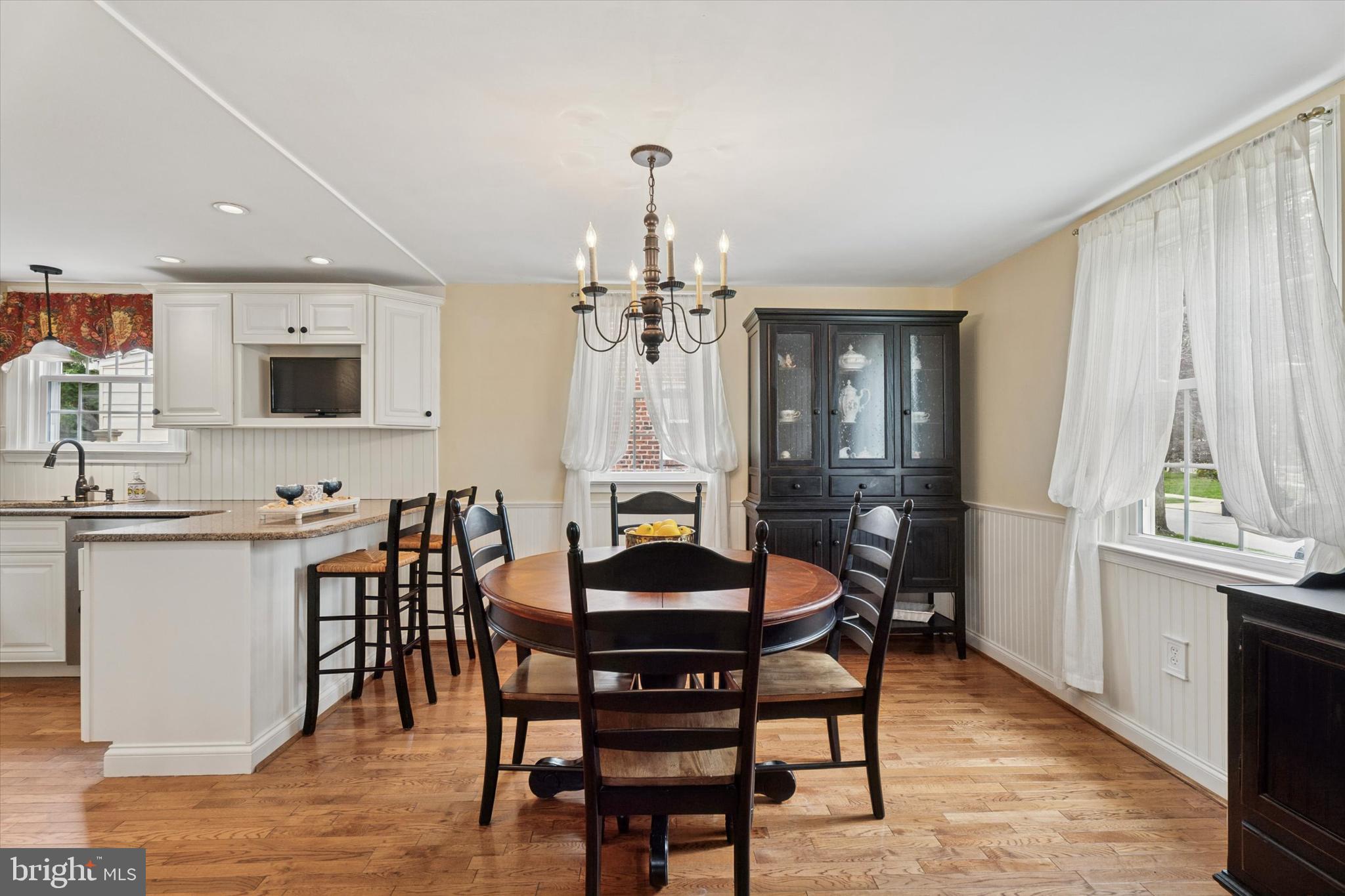 2530 Woodleigh Road Havertown, PA 19083 - Photo 6 of 32