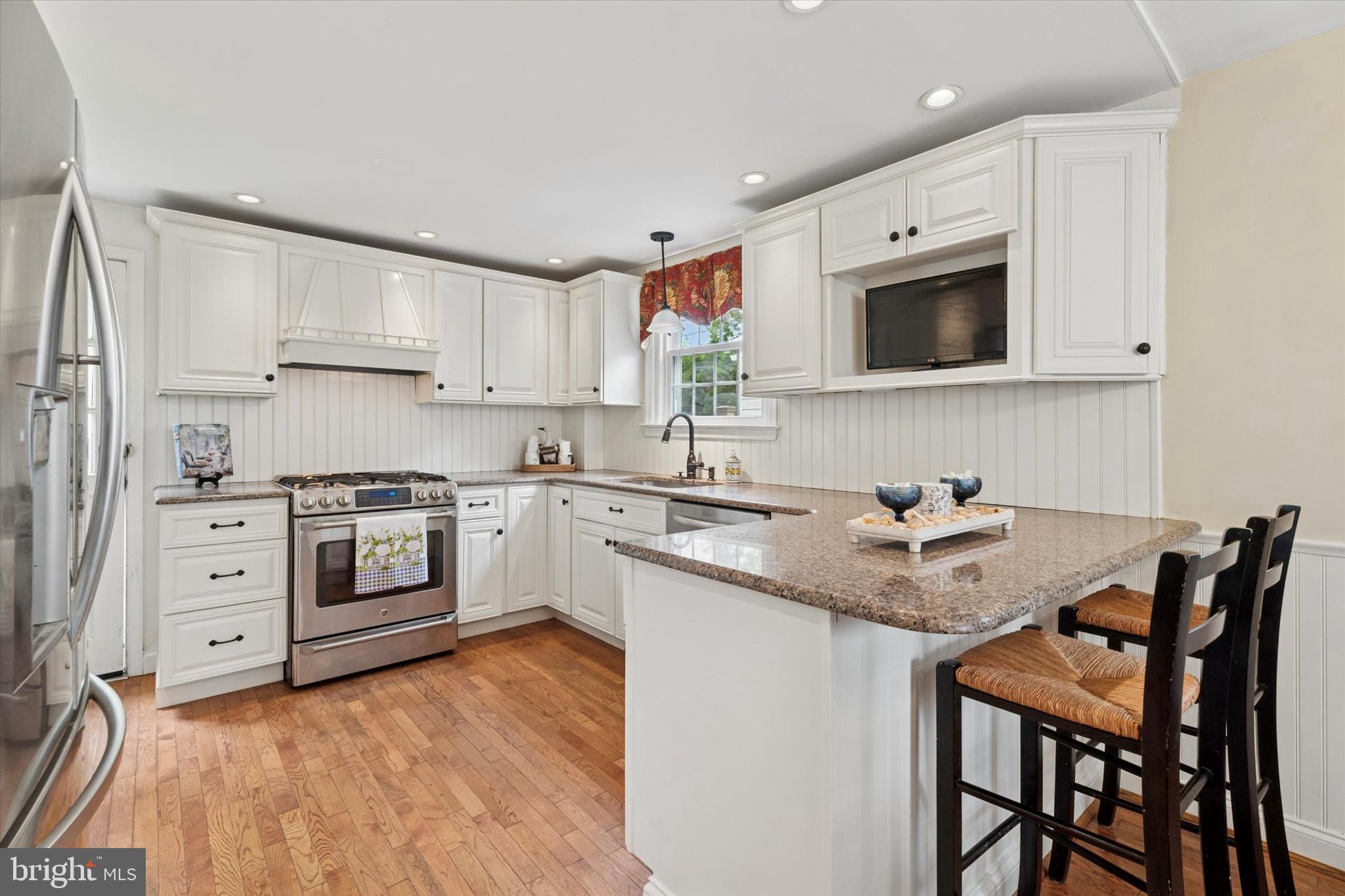2530 Woodleigh Road Havertown, PA 19083 - Photo 8 of 32