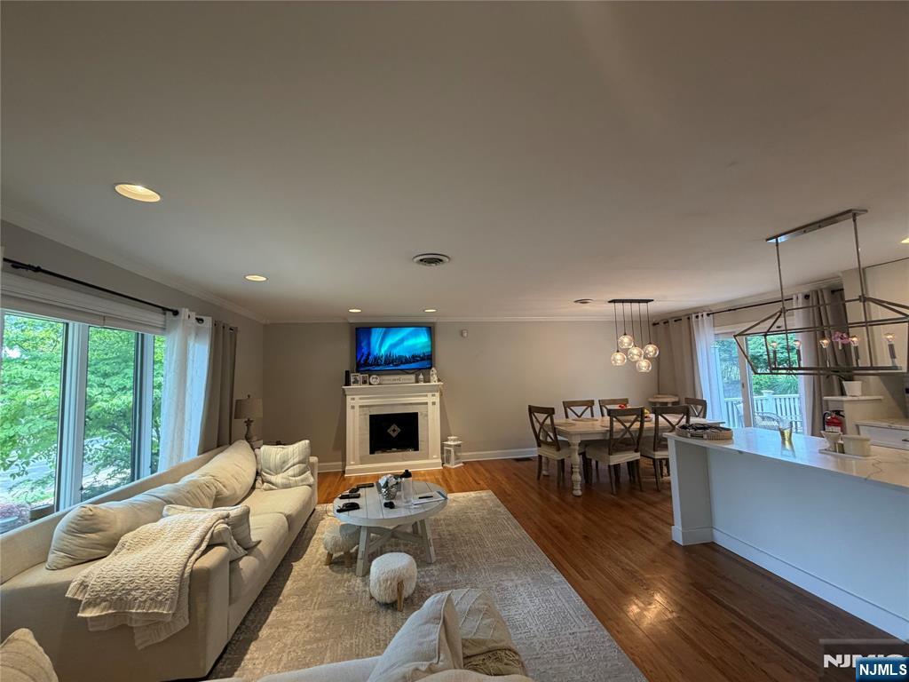 31 Clinton Lane Wayne, NJ 07470 - Photo 8 of 38