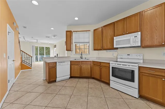 $2,250 | 1938 Fiesta Ridge Court, Tampa, FL 33604