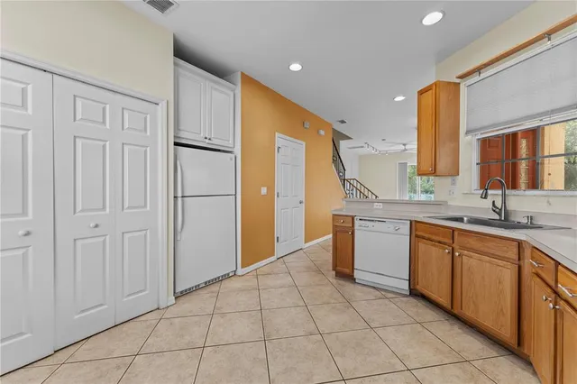 $2,250 | 1938 Fiesta Ridge Court, Tampa, FL 33604