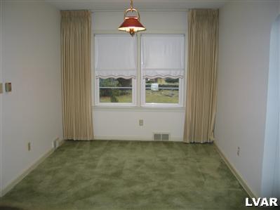 408 East Macada Road Bethlehem, PA 18017 - Photo 2 of 7 dining area