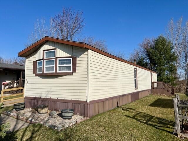 291 Maple Run Mason, MI 48854 - Photo 3 of 16 3