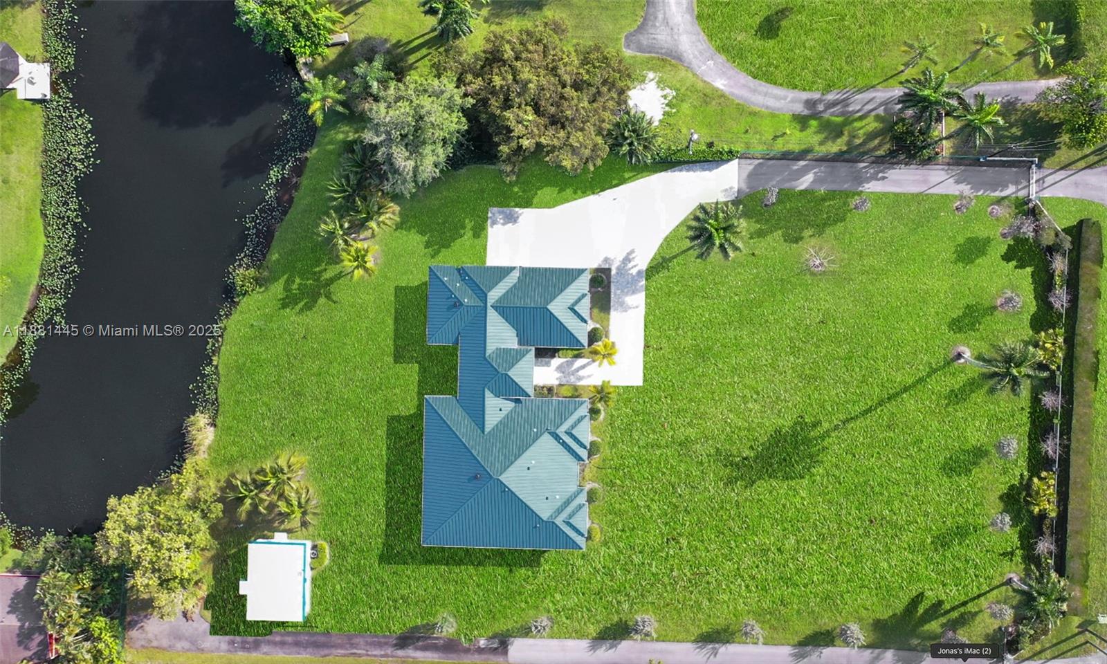 2400 Southwest 112th Avenue Davie, FL 33325 - Photo 4 of 61 Private, gated 2-acre Estate with Lake