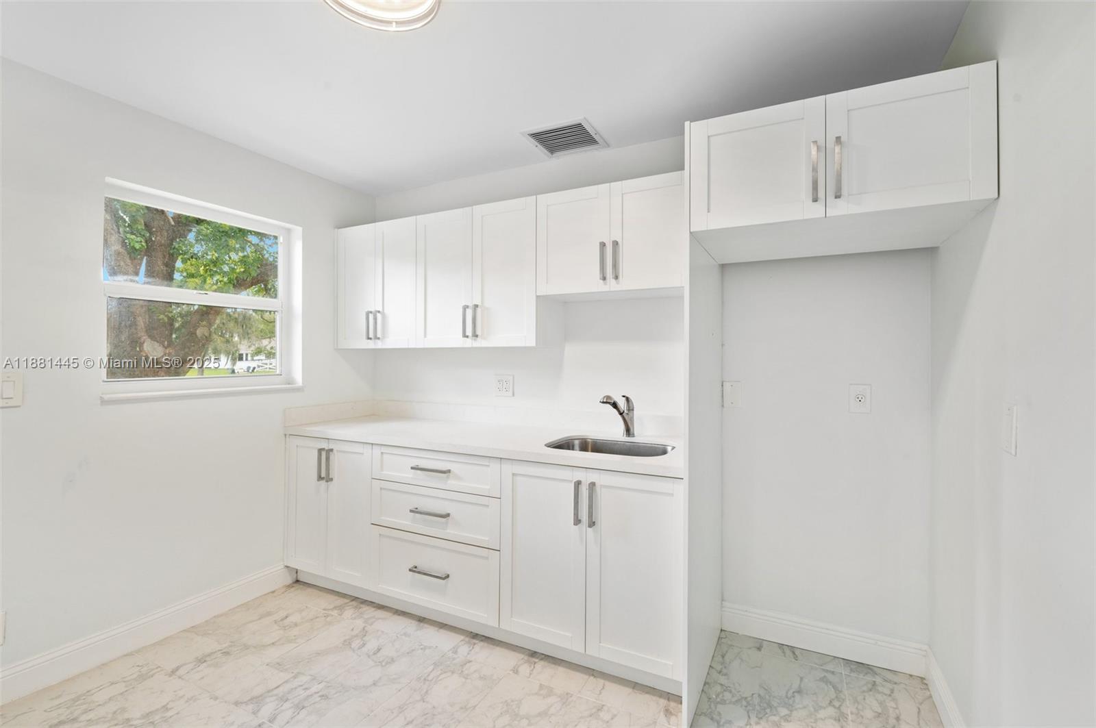 2400 Southwest 112th Avenue Davie, FL 33325 - Photo 55 of 61 Guest House Kitchenette