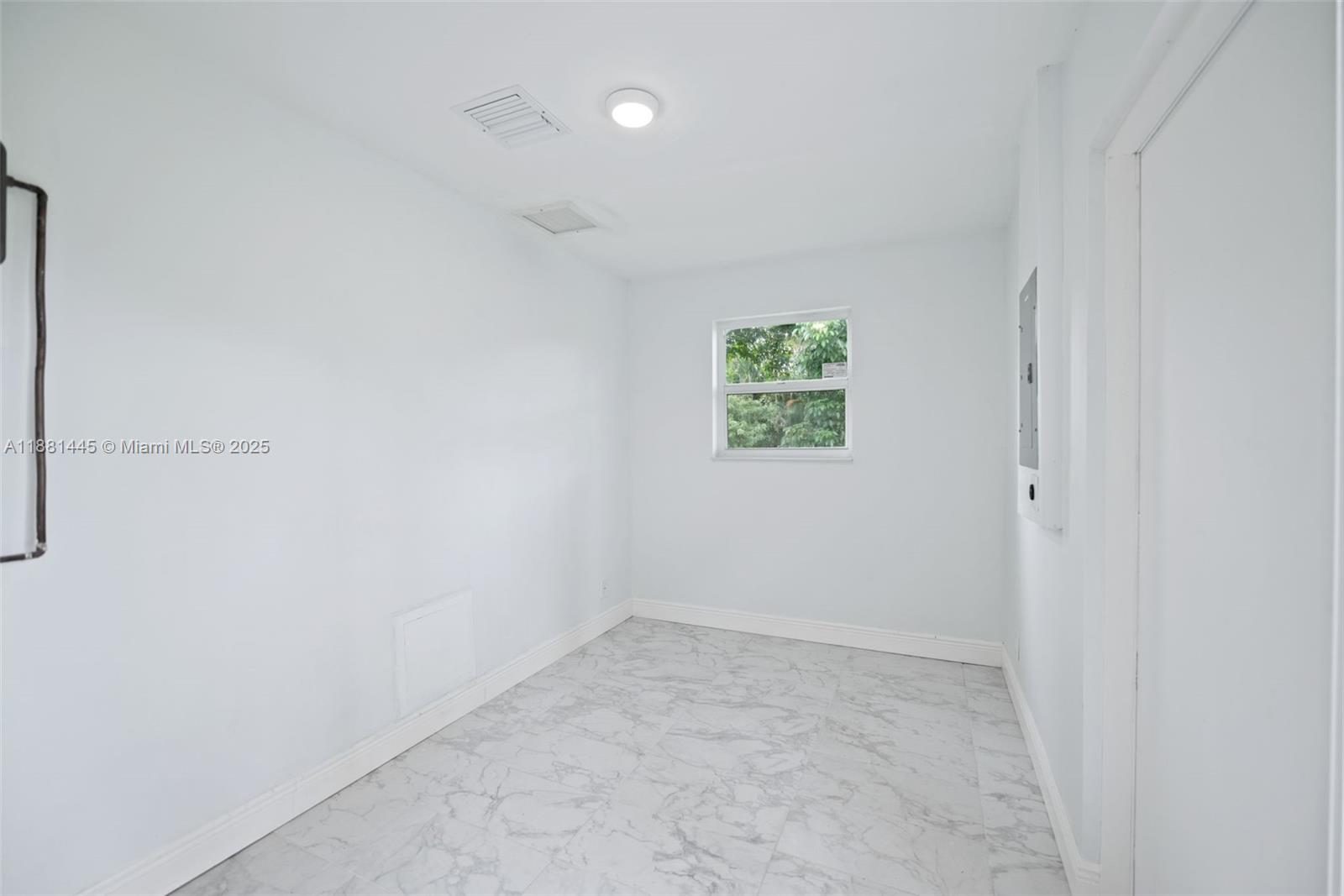 2400 Southwest 112th Avenue Davie, FL 33325 - Photo 59 of 61 Guest House Flex Space