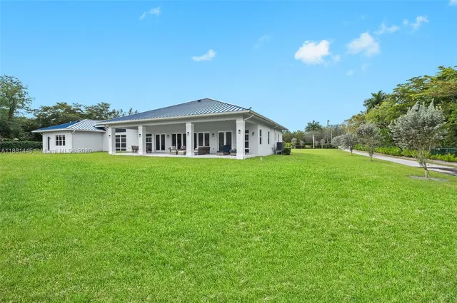 $3,100,000 | 2400 Southwest 112th Avenue, Davie, FL 33325