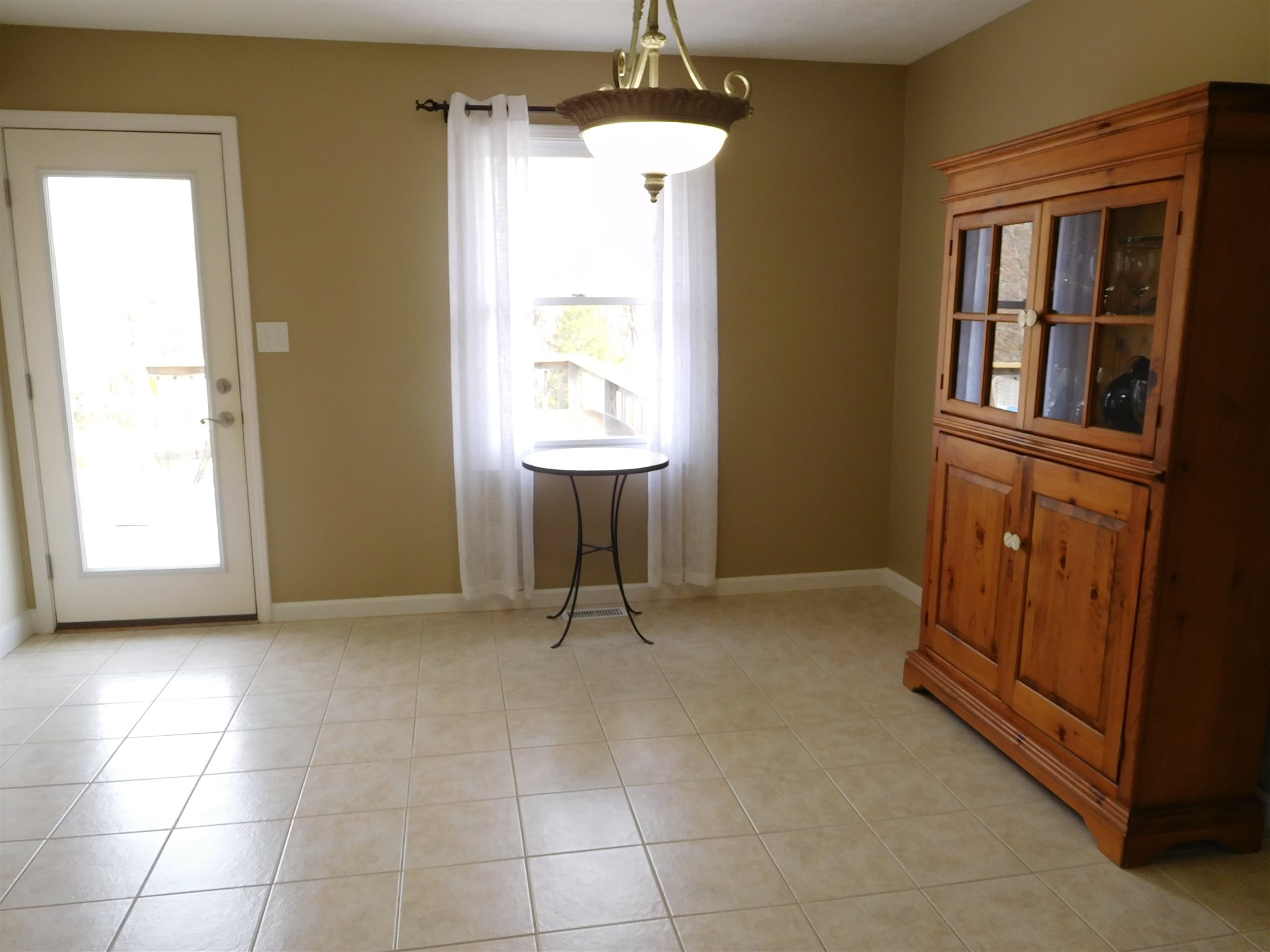 299 East Sample Road Bloomington, IN 47408 - Photo 6 of 24