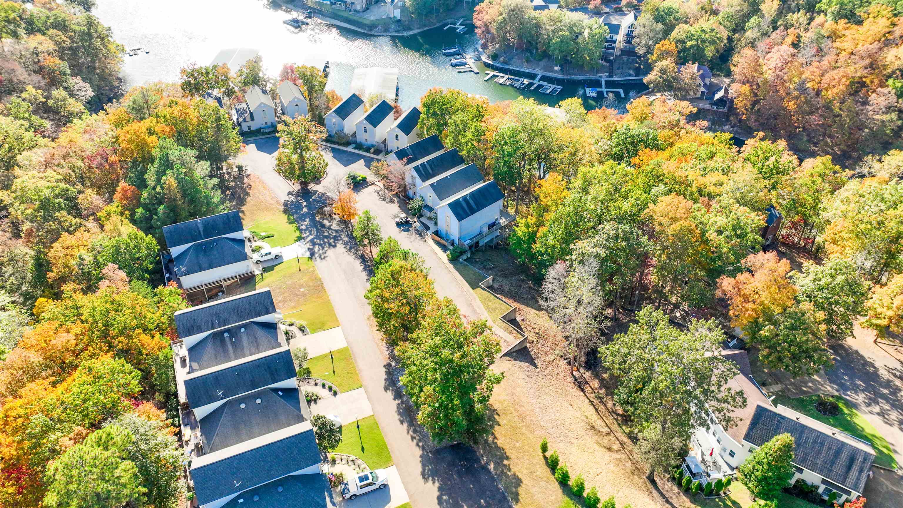 11 Deer Path Savannah, TN 38372 - Photo 13 of 19 a view of building along with trees