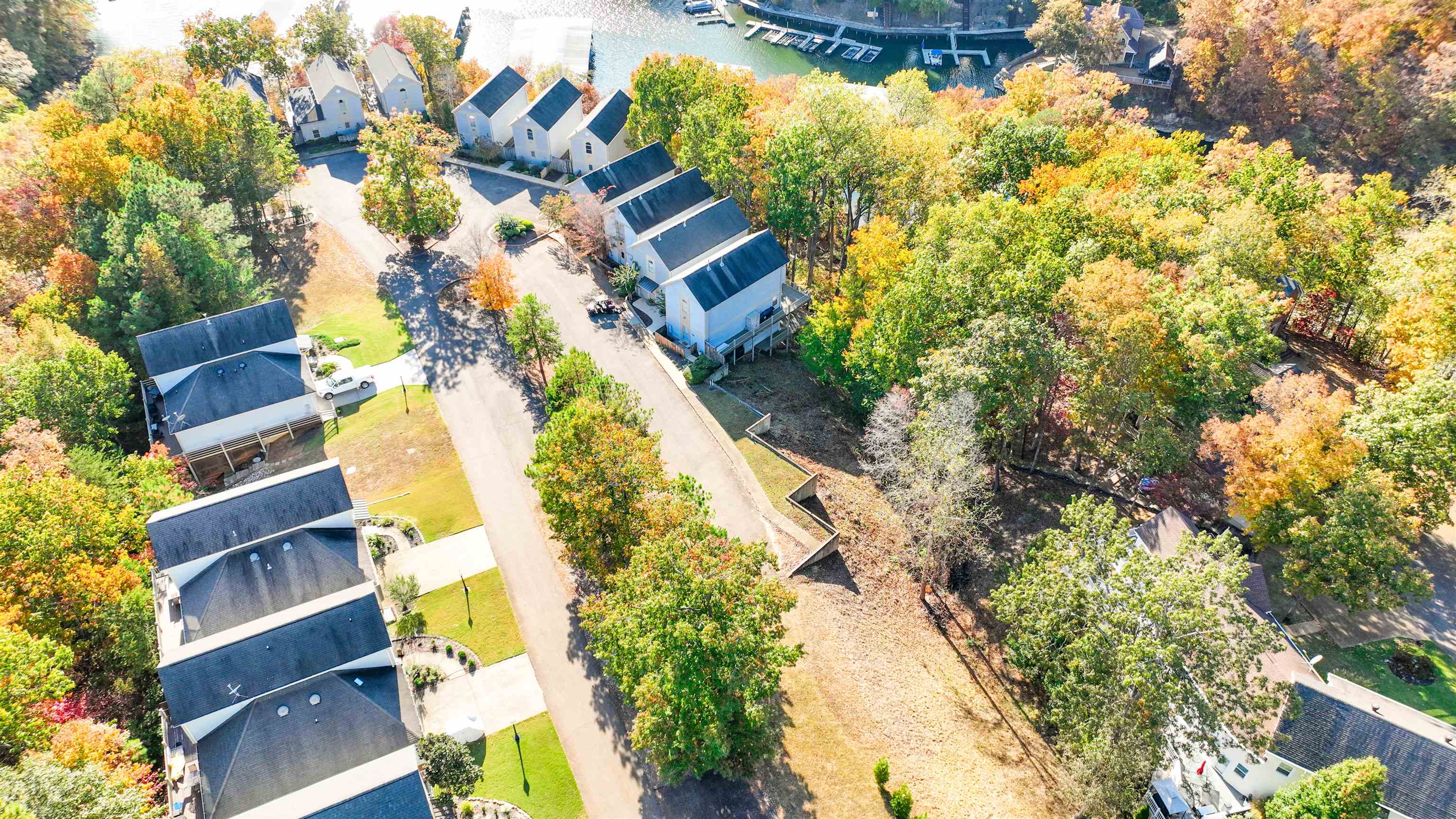 11 Deer Path Savannah, TN 38372 - Photo 14 of 19 an aerial view of residential house with swimming pool
