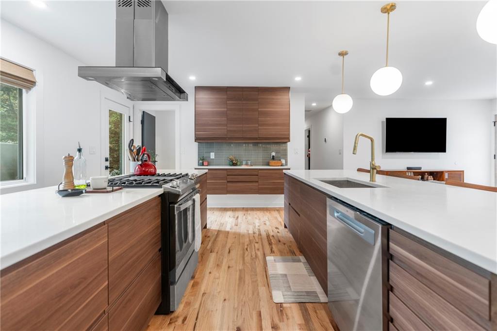 3941 Lake Drive Southeast Smyrna, GA 30082 - Photo 10 of 30