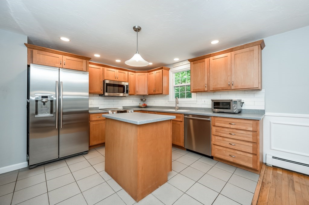 36 Eastview Road Hopkinton, MA 01748 - Photo 13 of 40 Gallery Image 13