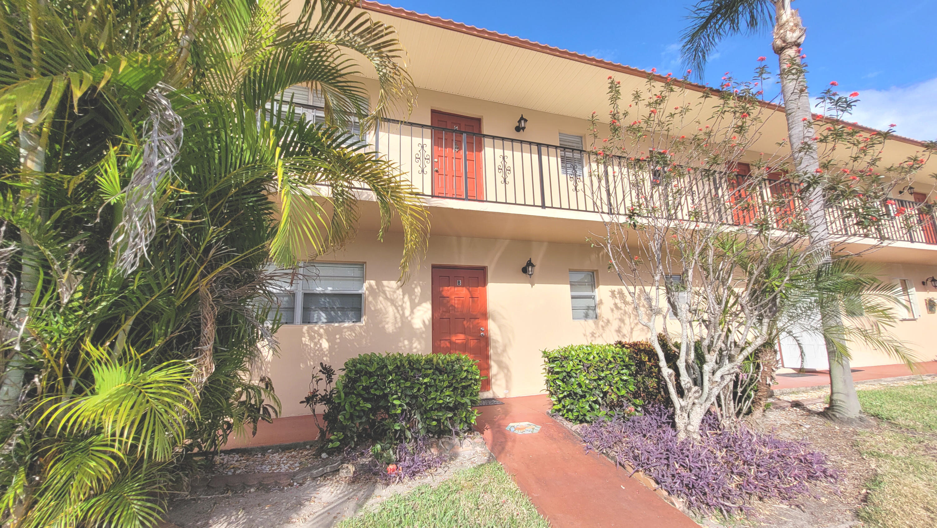 1941 Southwest Palm City Road, Unit 21B Stuart, FL 34994 - Photo 22 of 22 Exterior Front