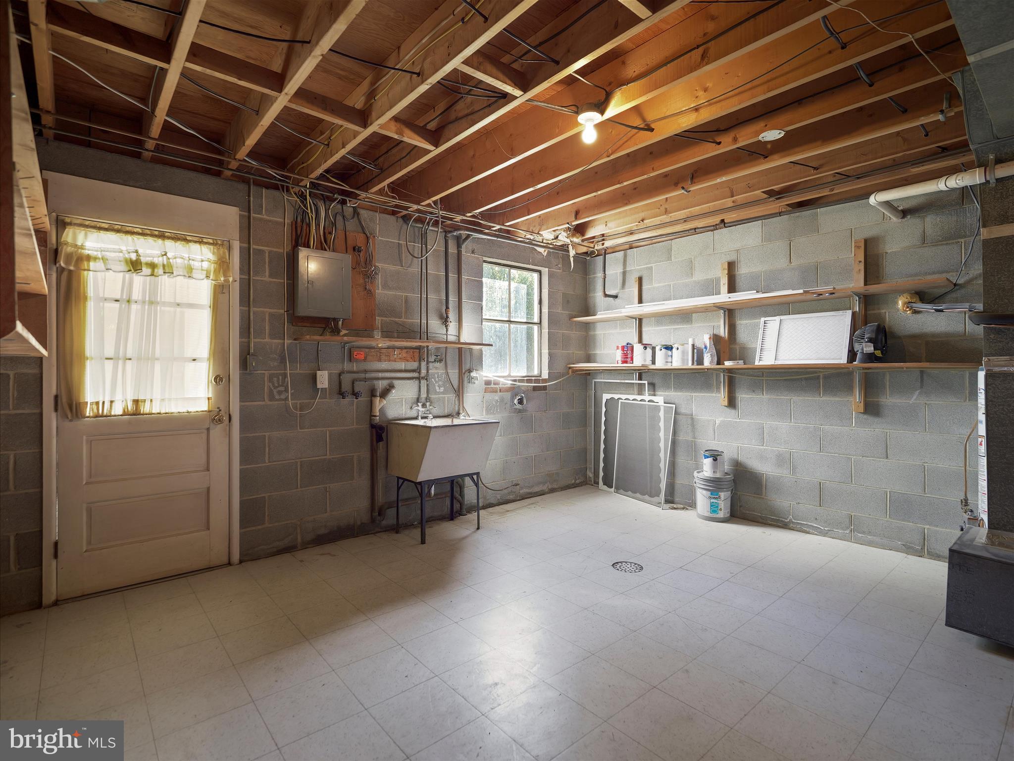 11541 Englewood Road Hagerstown, MD 21740 - Photo 28 of 34 Laundry/Utility Room
