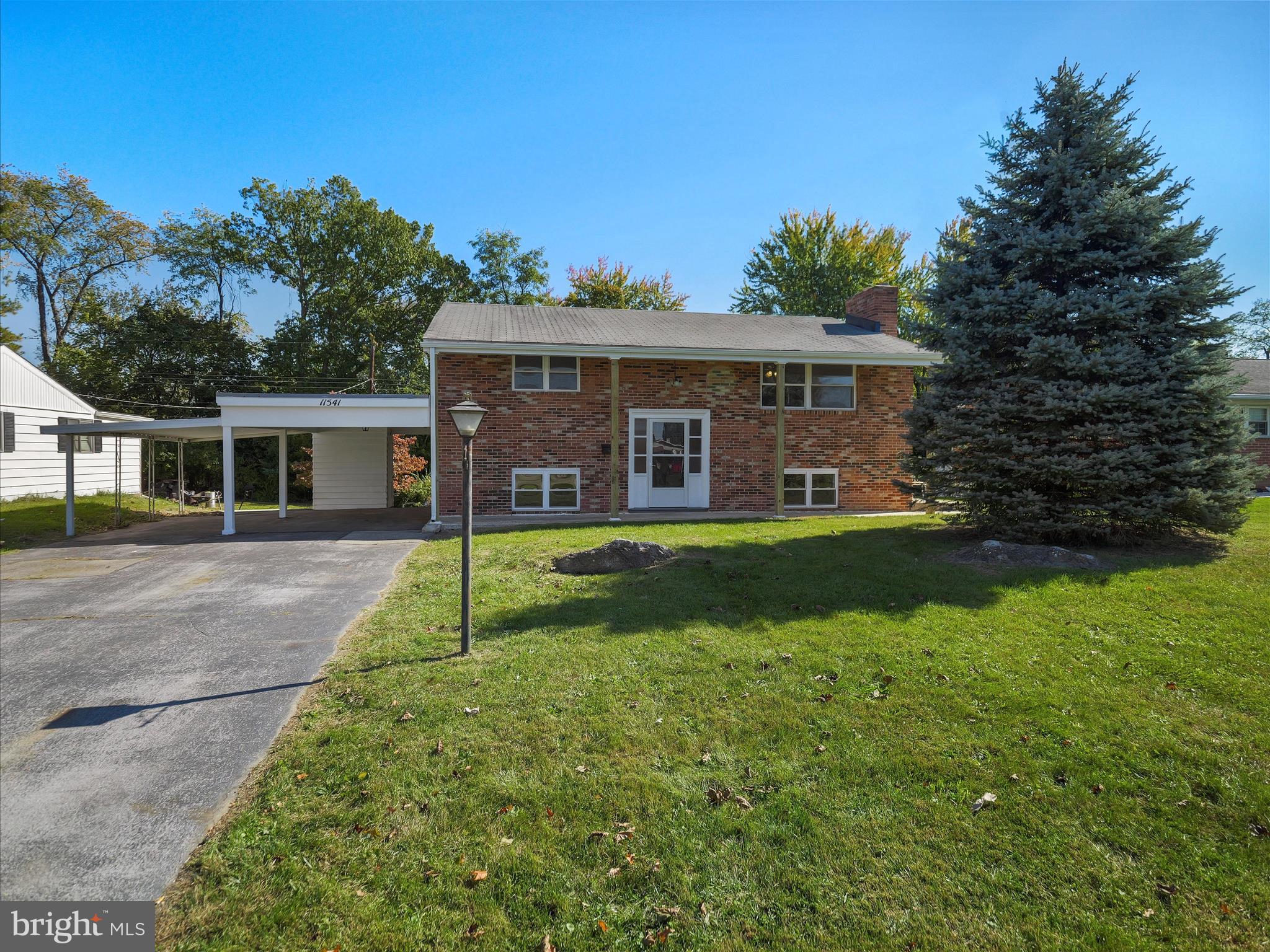 11541 Englewood Road Hagerstown, MD 21740 - Photo 3 of 34