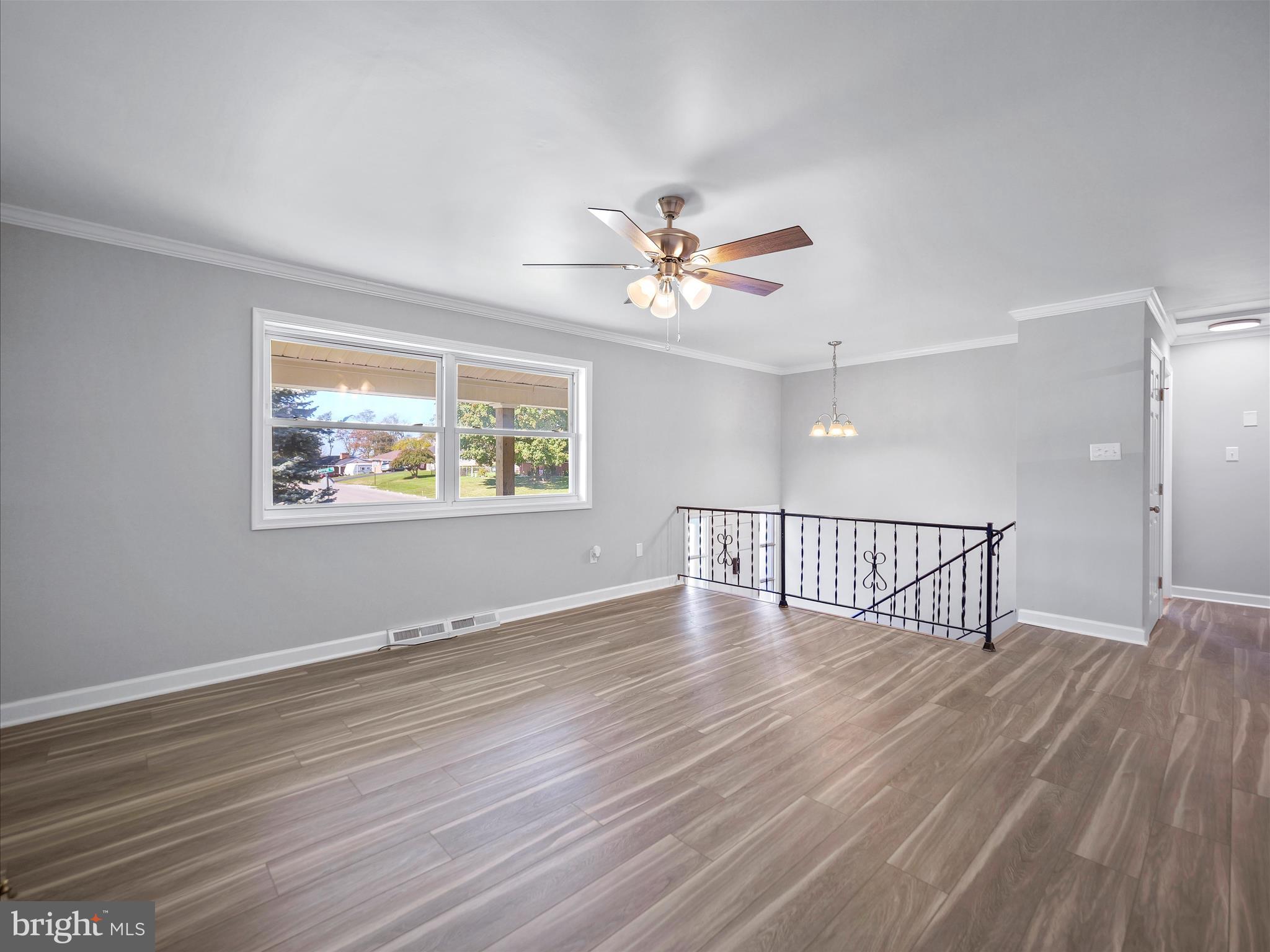 11541 Englewood Road Hagerstown, MD 21740 - Photo 6 of 34 Living Room