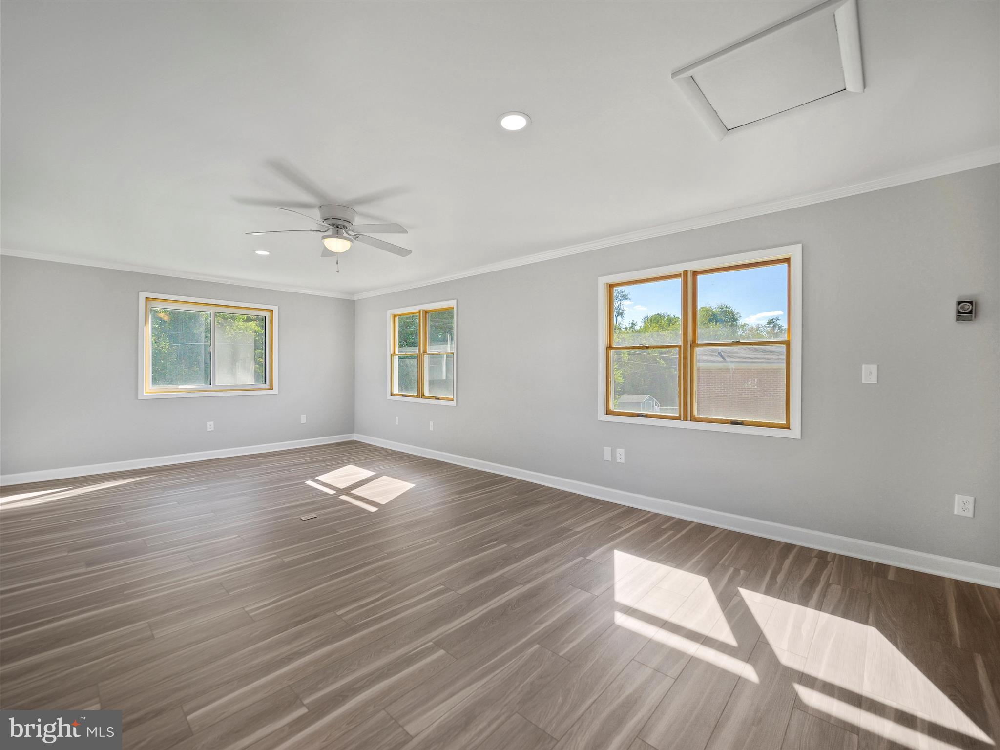 11541 Englewood Road Hagerstown, MD 21740 - Photo 10 of 34 Sun Room