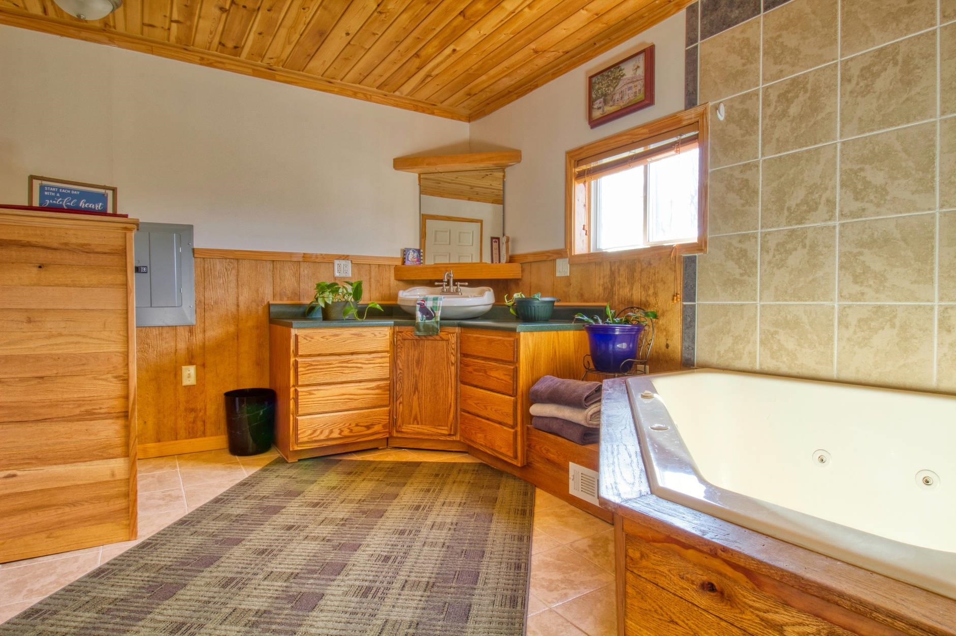 5259 East Washington Road Pierceton, IN 46562 - Photo 14 of 24 Gallery Image 14