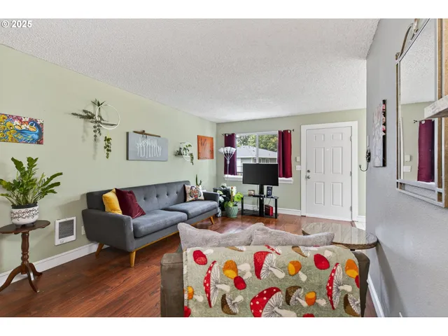 $180,000 | 1611 Northeast Hale Place, Gresham, OR 97030