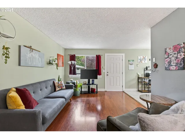 $180,000 | 1611 Northeast Hale Place, Gresham, OR 97030