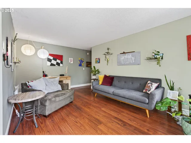 $180,000 | 1611 Northeast Hale Place, Gresham, OR 97030