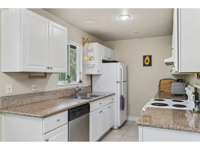 $180,000 | 1611 Northeast Hale Place, Gresham, OR 97030