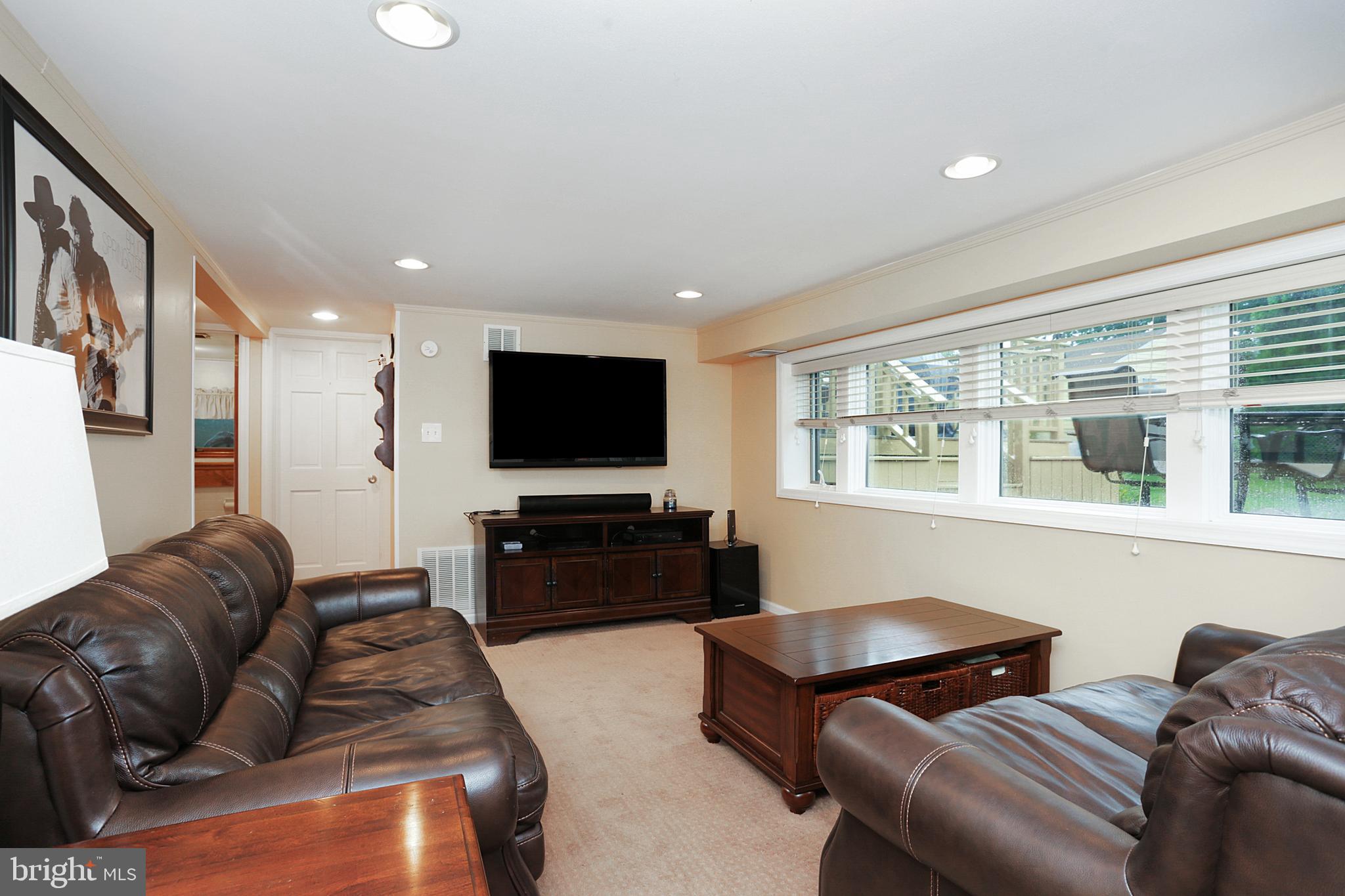 11 Beaumont Road Hamilton, NJ 08620 - Photo 18 of 26 Gallery Image 18