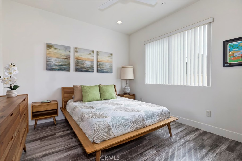 48 57th Place Long Beach, CA 90803 - Photo 32 of 47 a bedroom with a bed and window
