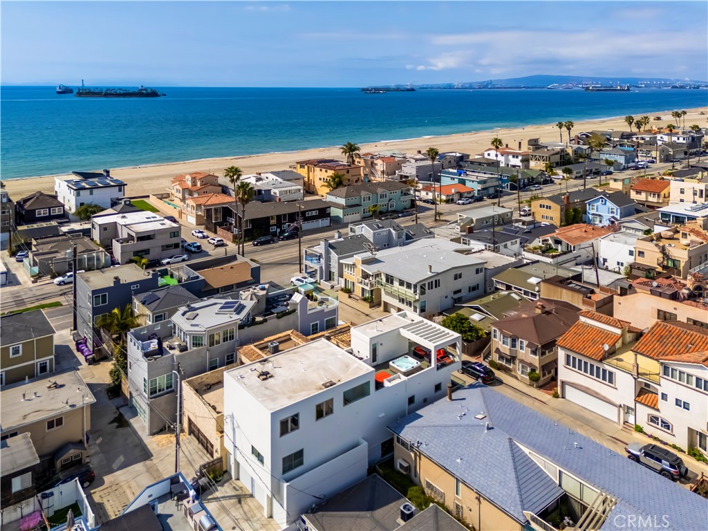 48 57th Place Long Beach, CA 90803 - Photo 5 of 47 a view of a city