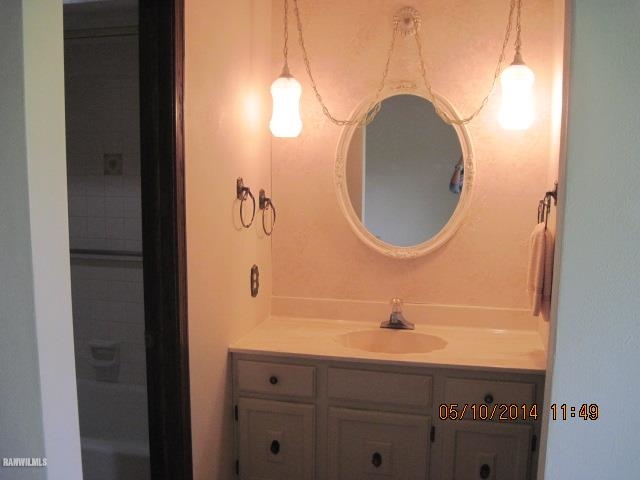 710 Quail Ridge Drive Freeport, IL 61032 - Photo 20 of 24 Gallery Image 20