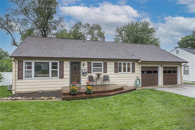 3705 Ruysser Road Kansas City, MO 64137 - Photo 1 of 1