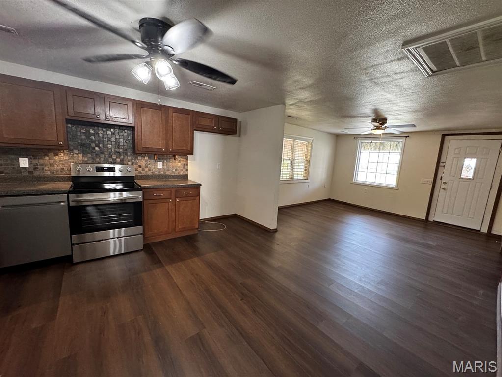 255 West Reed Avenue Puxico, MO 63960 - Photo 9 of 23