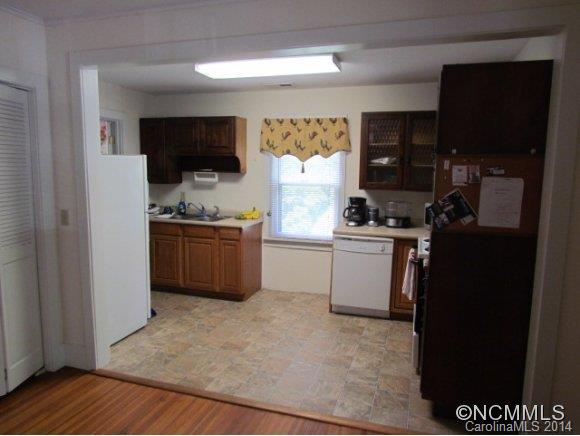 173 Markham Road Tryon, NC 28782 - Photo 7 of 10 Gallery Image 7