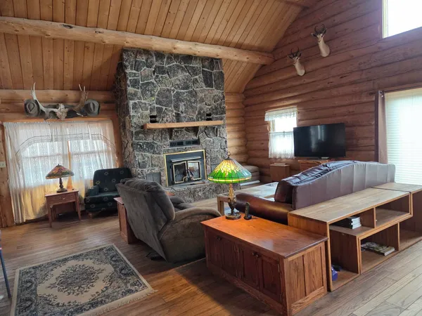 $725,000 | 1404 Warm Springs Drive, Dubois, WY 82513