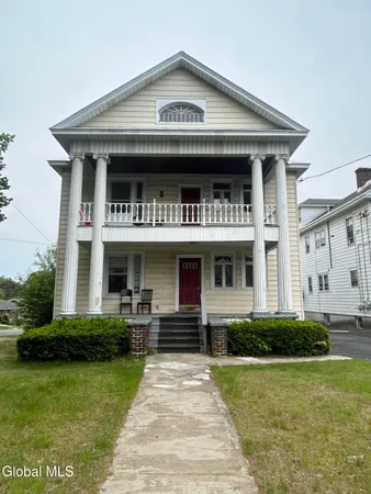 $2,700 | 830 Western Avenue, Unit 2, Albany, NY 12203