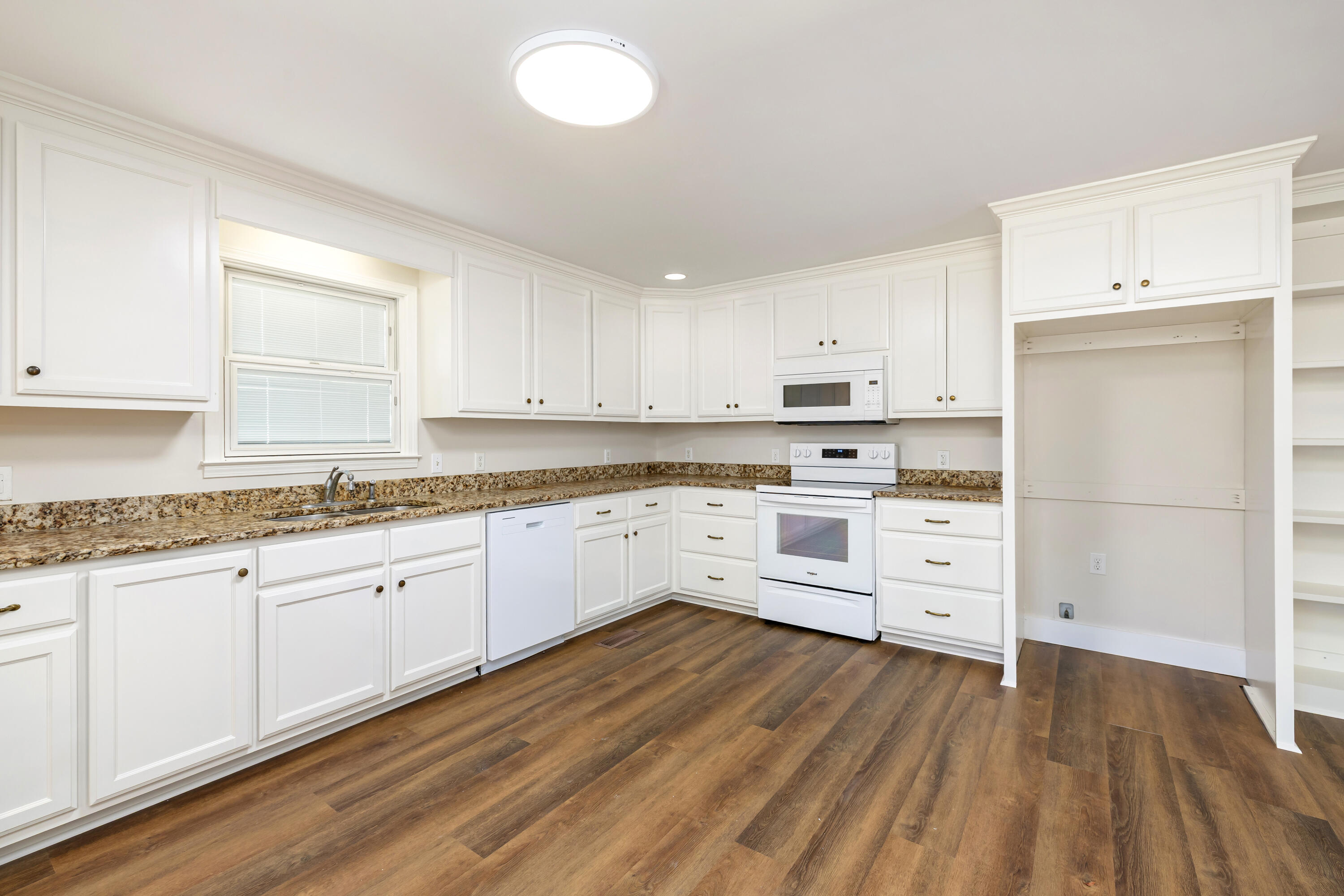 905 Perry Boulevard Sumter, SC 29154 - Photo 5 of 26