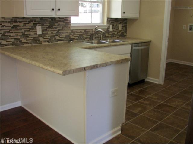 3409 Wide Country Road Pfafftown, NC 27040 - Photo 5 of 13 Kitchen.
