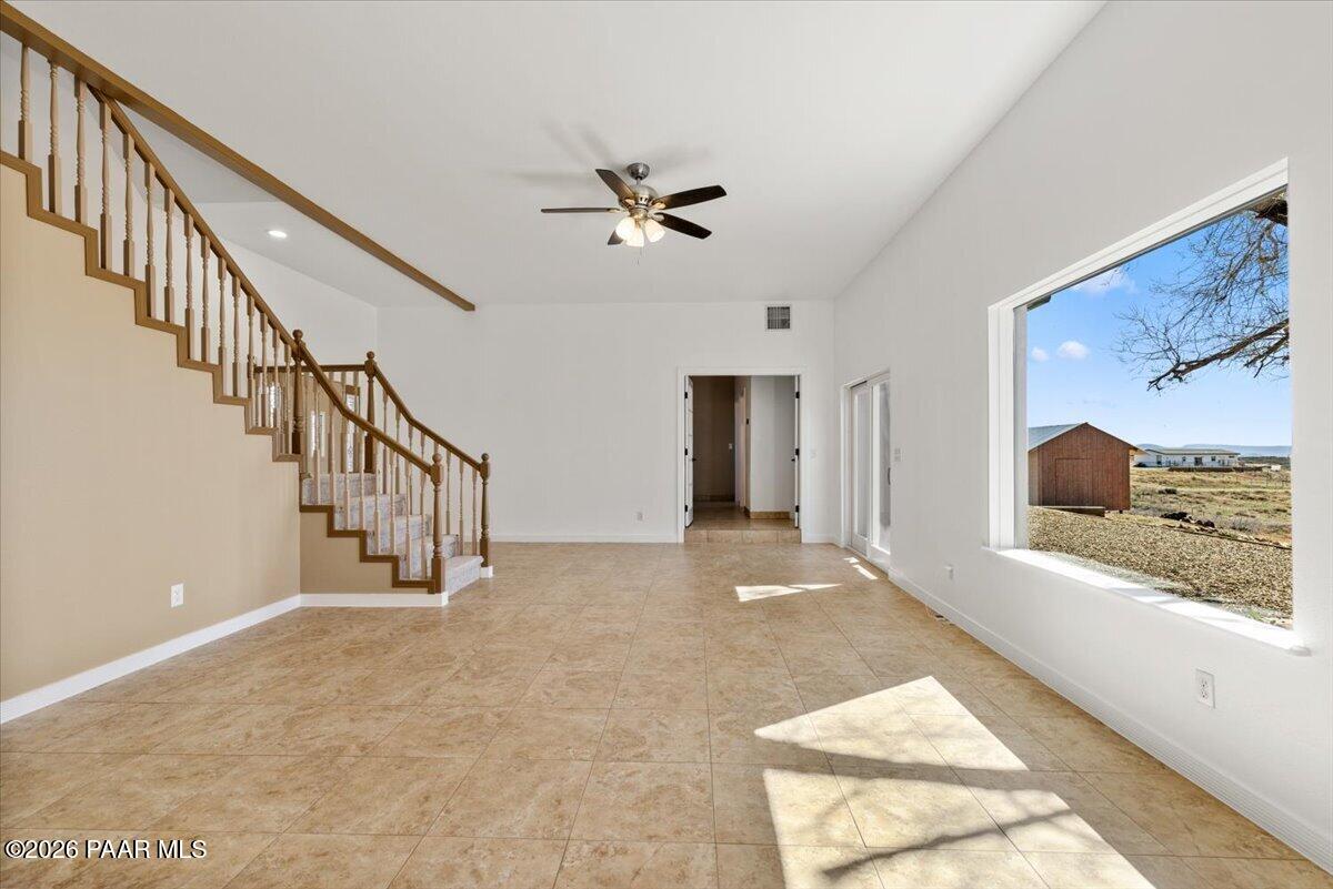 1375 North Rabbit Ridge Road Dewey, AZ 86327 - Photo 12 of 86 11-Living Room
