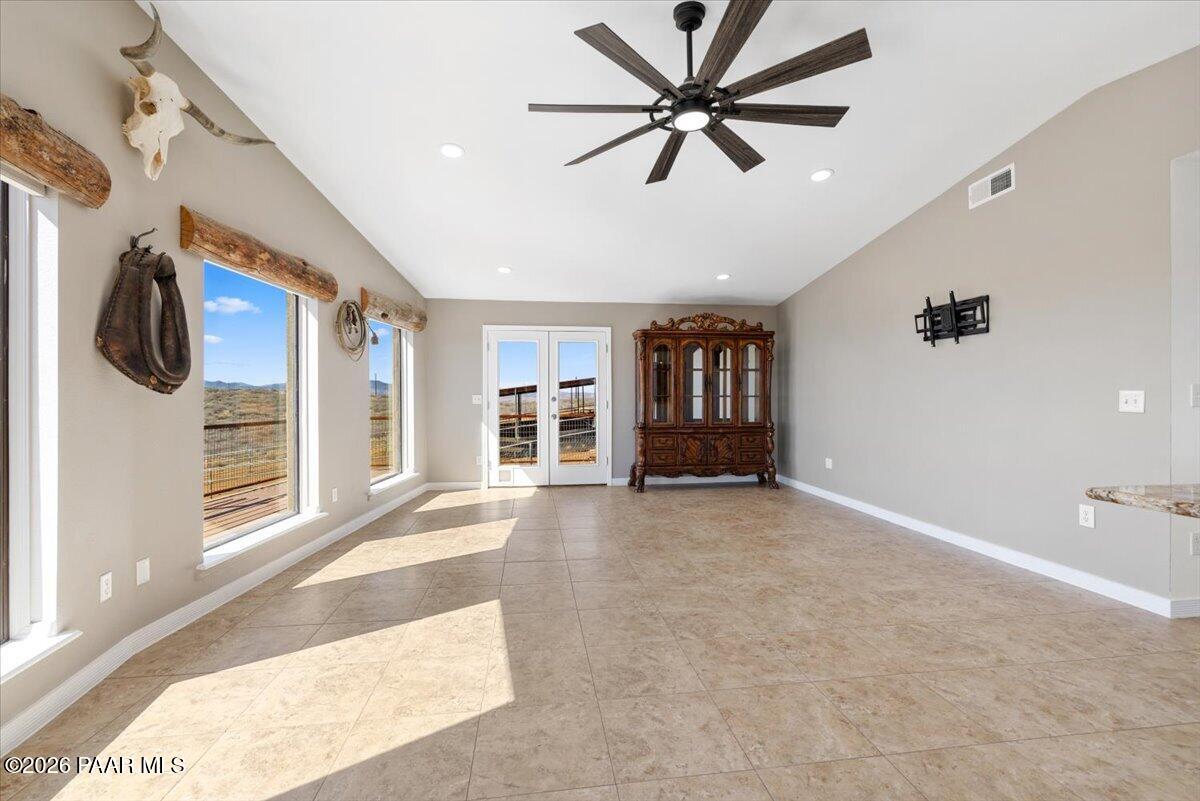 1375 North Rabbit Ridge Road Dewey, AZ 86327 - Photo 34 of 86 33-Family Room