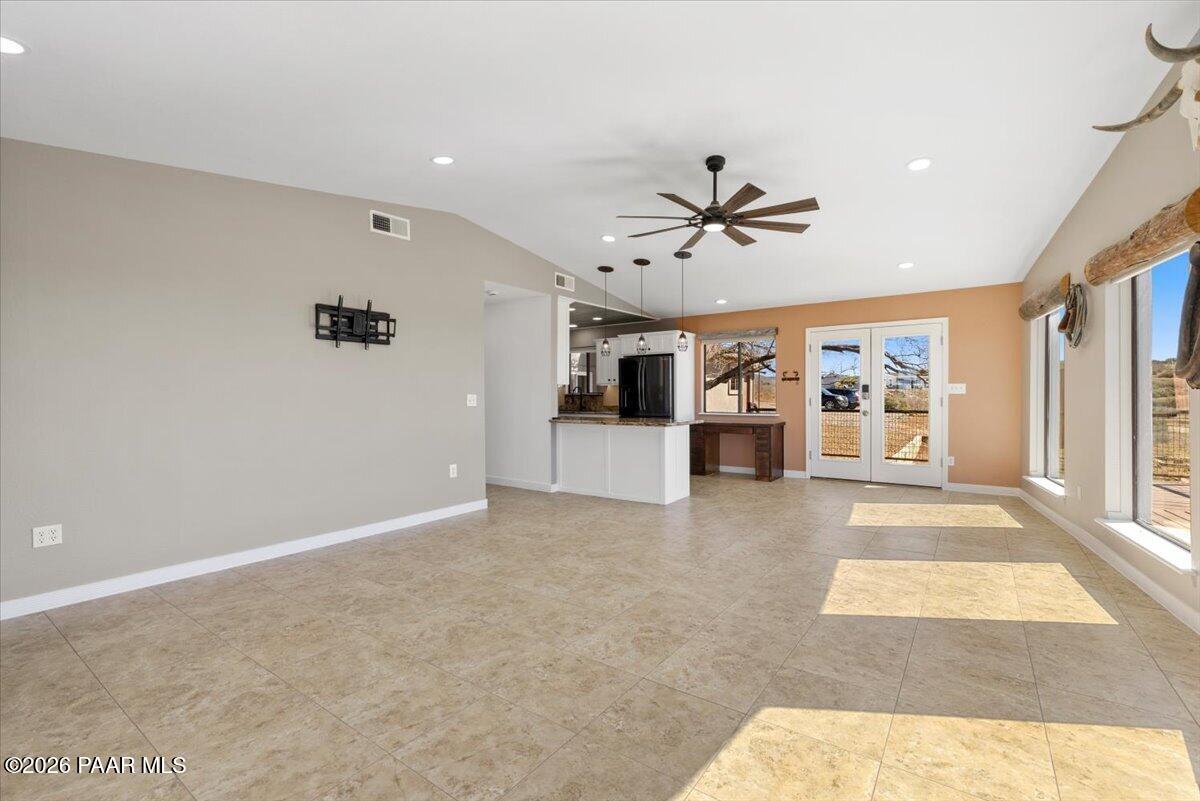 1375 North Rabbit Ridge Road Dewey, AZ 86327 - Photo 35 of 86 34-Family Room