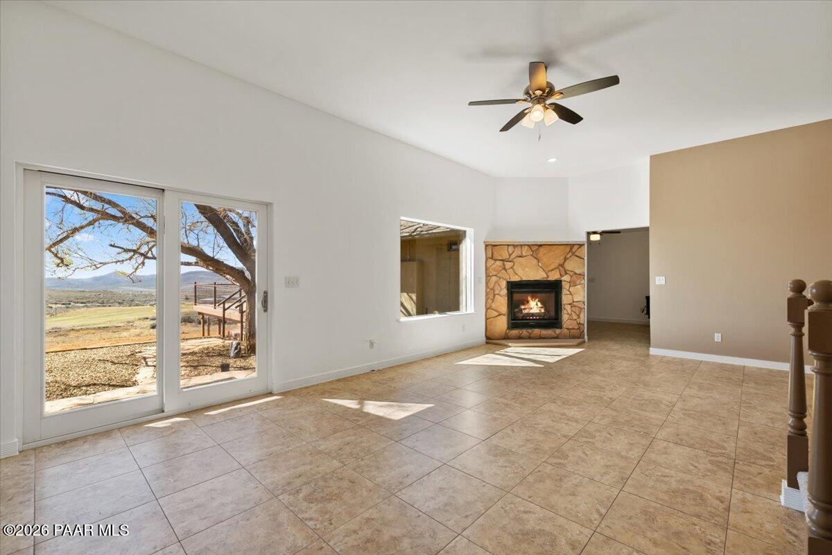 1375 North Rabbit Ridge Road Dewey, AZ 86327 - Photo 8 of 86 07-Living Room